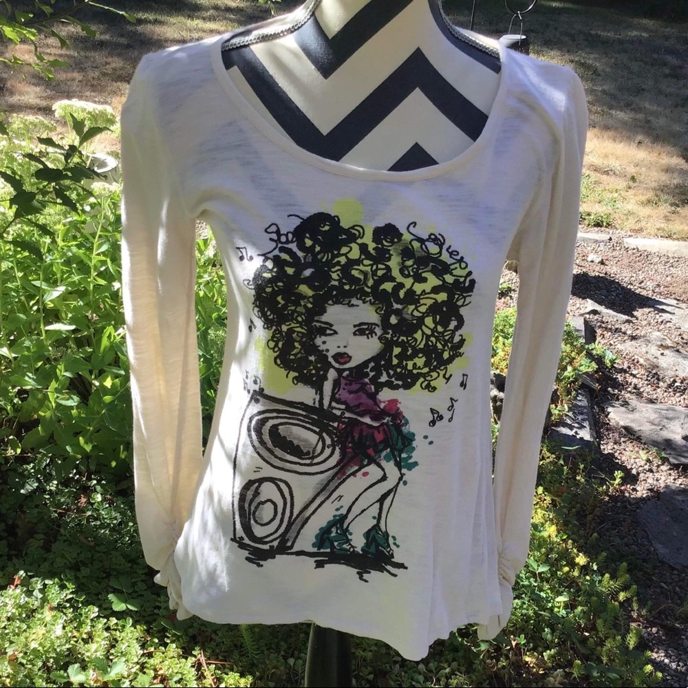 Steve Madden collectible zipper back shirt